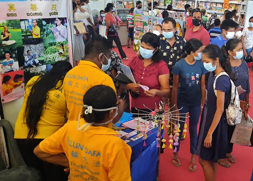 Image for article Sri Lanka: Introducing Falun Gong at the Galle Book Fair