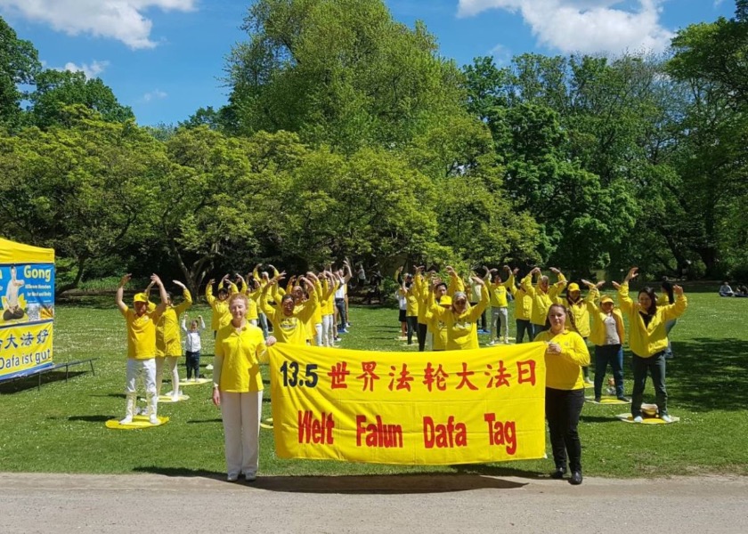 Image for article Germany: Practitioners Express Gratitude on the 30th Anniversary of Falun Dafa’s Public Introduction