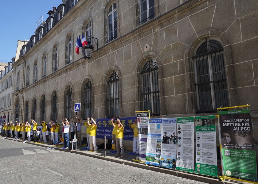 Image for article France: Public Condemns Decades-long Persecution of Falun Gong During Events in 10 Cities