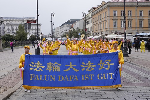 Image for article Poland: One Thousand Falun Dafa Practitioners Parade in Warsaw