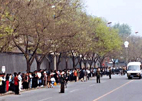 Image for article Minghui Video: The April 25 Peaceful Appeal