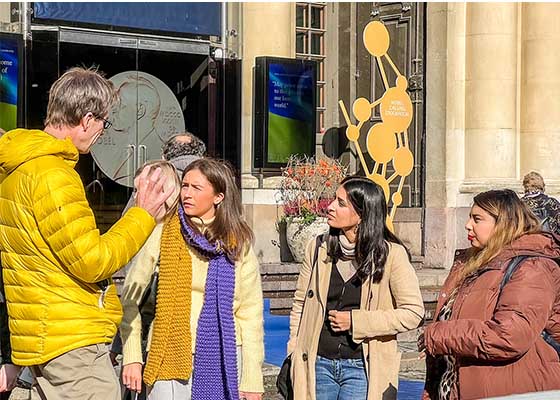 Image for article Stockholm, Sweden: People Learn About Falun Dafa During Nobel Prize Week