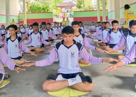 Image for article Bali, Indonesia: Introducing Falun Dafa at a High School