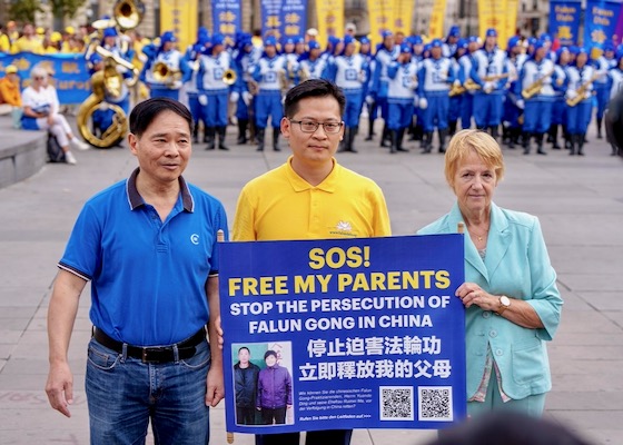 Image for article Europe: Government Officials Express Support for Falun Gong at Rally in Paris