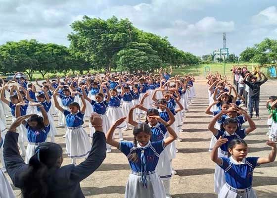 Image for article Nagpur, India: Falun Dafa Well Received at 15 Schools in Central India