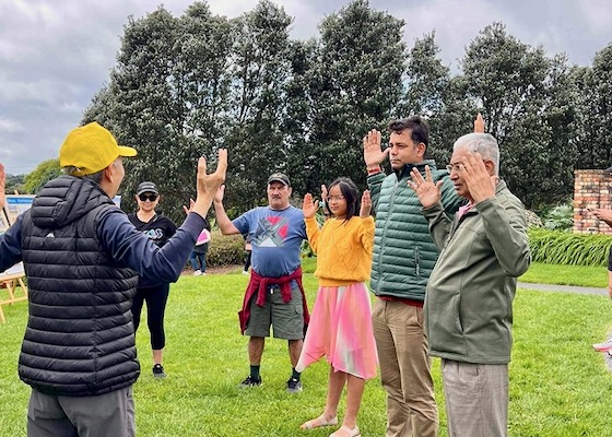 Image for article New Zealand: People Learn About Falun Dafa During Spring Celebration in Auckland