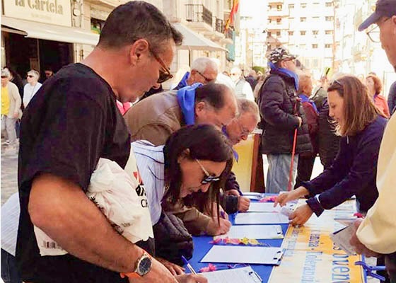 Image for article Spain: People in Cartagena Support Falun Dafa
