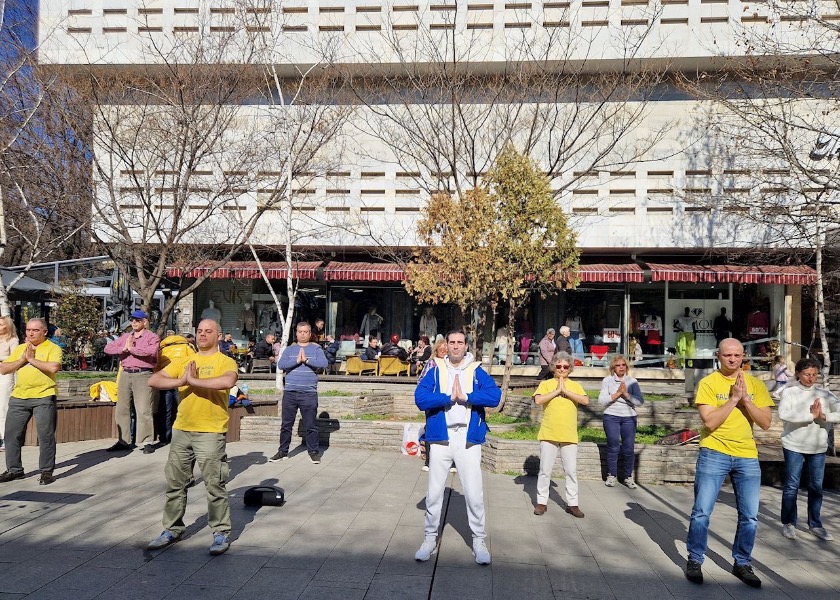 Image for article Bulgaria: People Stand with Falun Dafa During Events in Stara Zagora