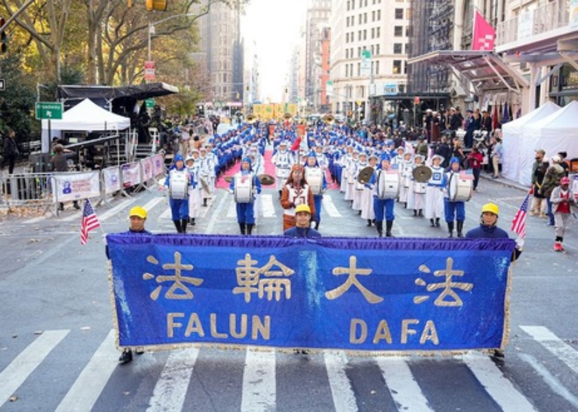 Image for article Manhattan, New York: People Praise Falun Dafa During the Nation’s Largest Veterans Day Parade