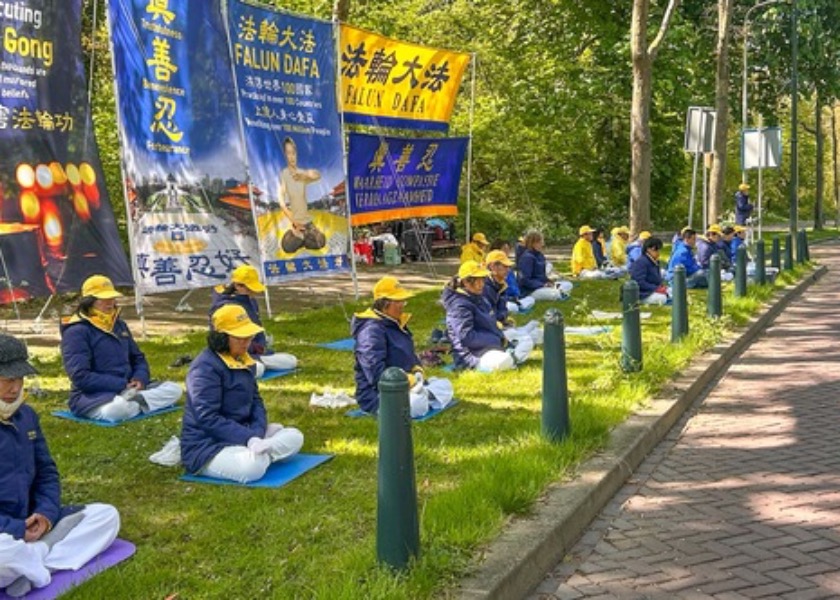 Image for article Netherlands: Rally in The Hague Commemorates April 25 Appeal
