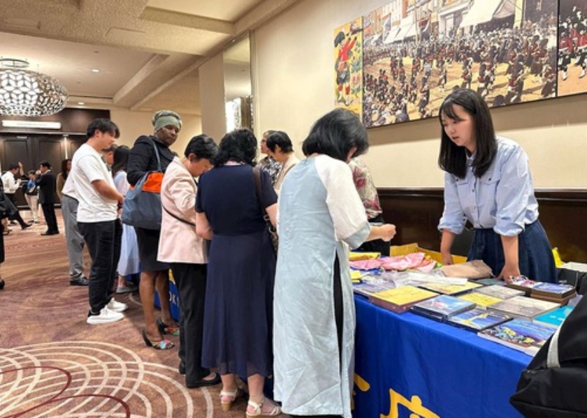 Image for article Canada: Practitioners Who Attended Canada’s Fa Conference Share How Zhuan Falun Is a Sacred Book