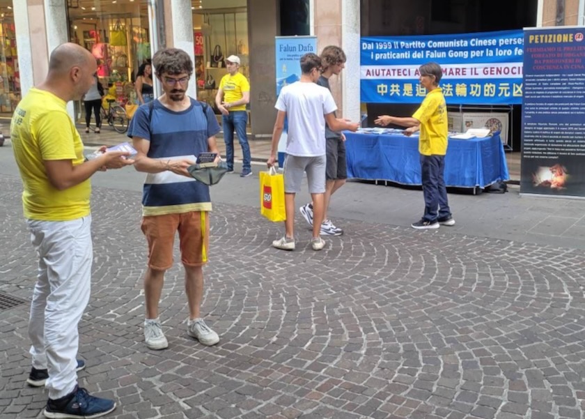 Image for article Italy: Events Across the Country Call for Help to End the Persecution in China