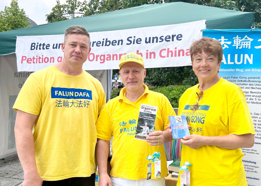 Image for article Germany: People Support Falun Dafa Practitioners’ Efforts to End the Persecution in China