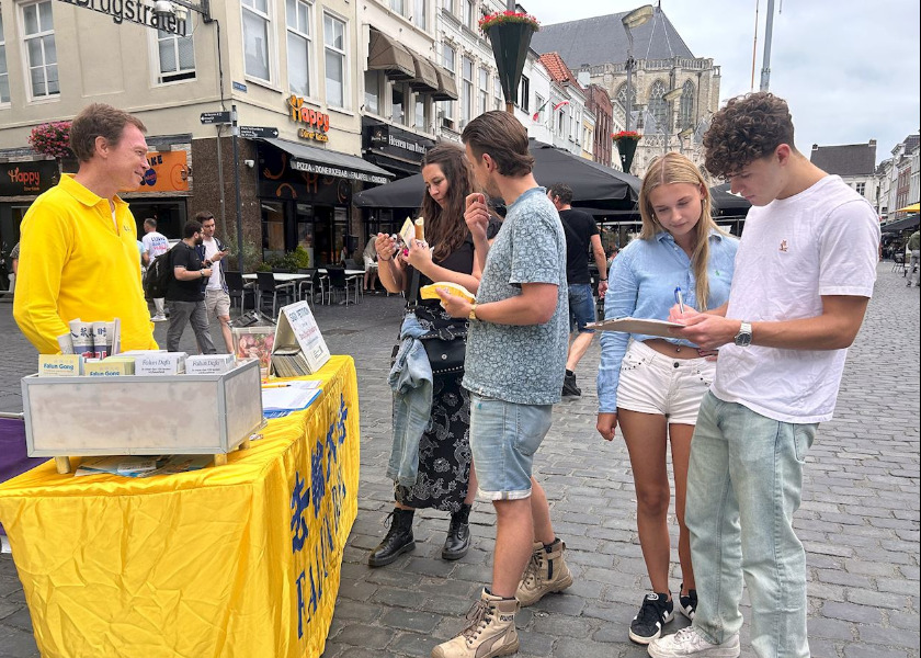 Image for article The Netherlands: Breda Information Day – Drawing Support for Falun Gong