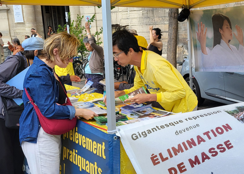 Image for article France: Activities in Paris Draw Support for Falun Dafa