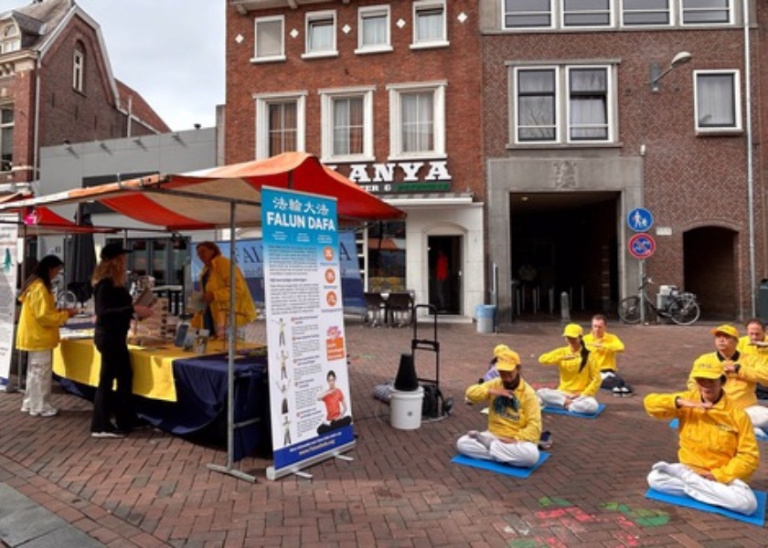Image for article The Netherlands: Introducing Falun Dafa on Roosendaal Day