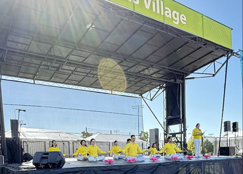 Image for article California: Promoting Falun Dafa at the Irving Global Village Festival