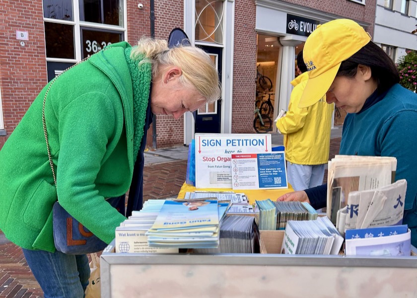 Image for article The Netherlands: Newspaper in Wassenaar Reports on Falun Dafa Information Day