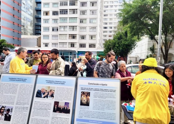 Image for article Introducing Falun Dafa to the Public in São Paulo, Brazil