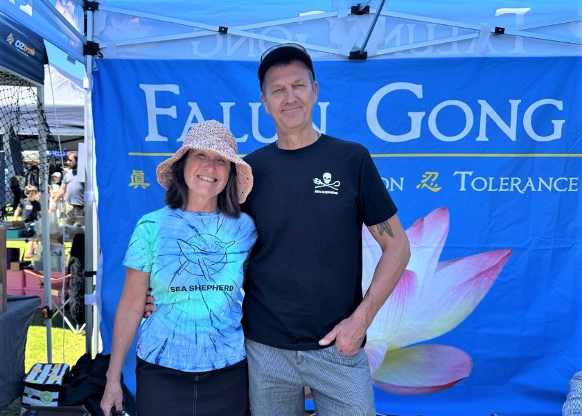 Image for article Australia: People Express Their Support for Falun Dafa at West Australia Community Fair