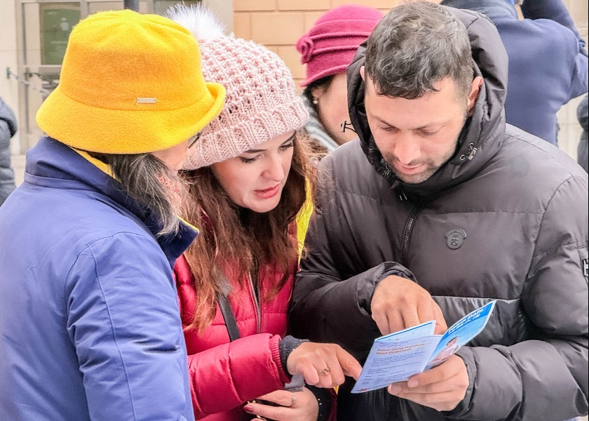 Image for article People Condemn the Persecution During Events Near the Swedish Parliament Building