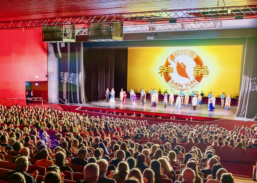 Image for article Audiences in Austria, France, Italy, Switzerland, UK, and the US Appreciate Shen Yun for Blessings and Benefits