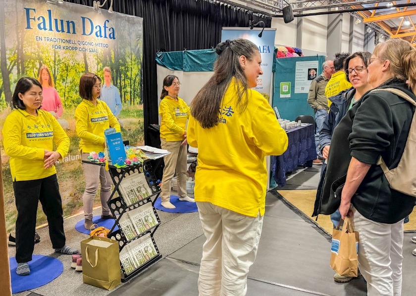 Image for article Attendees Learn About Falun Dafa at Harmoni Expo in Sweden