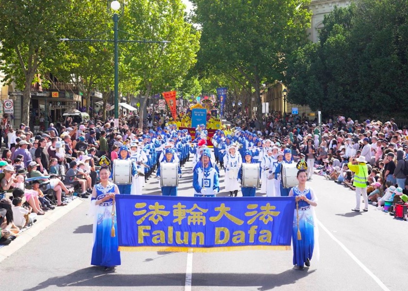 Image for article Australia: Falun Dafa’s Guiding Principles Praised During Easter Parade in Bendigo