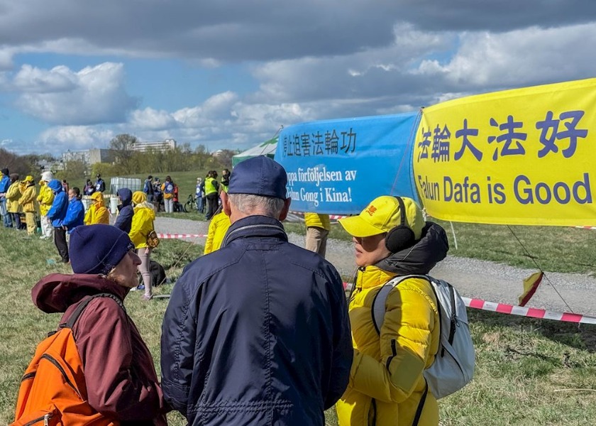 Image for article Rally in Front of Chinese Embassy in Stockholm Commemorates April 25 Appeal and Exposes the CCP’s Lies