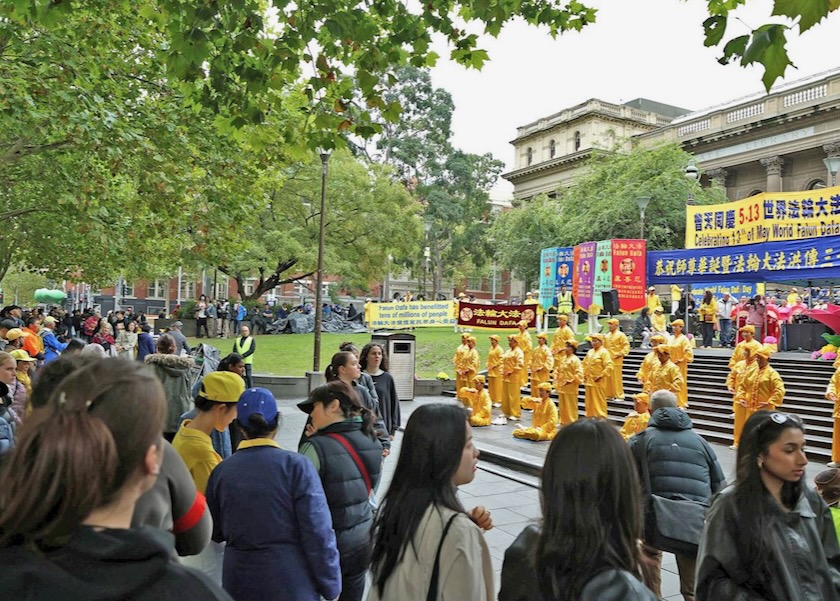 Image for article People in Melbourne Commend Truthfulness-Compassion-Forbearance at World Falun Dafa Day Celebration