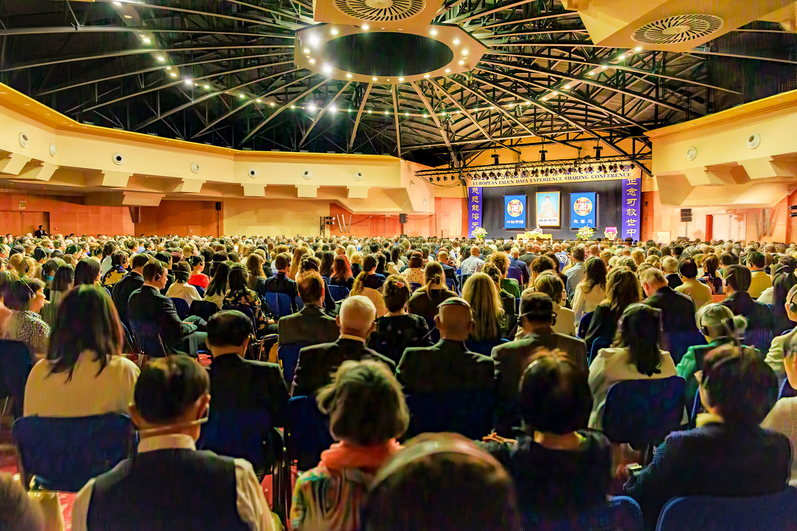 Image for article Prague, Czech Republic: Practitioners Reflect and Improve Together During European Falun Dafa Experience Sharing Conference