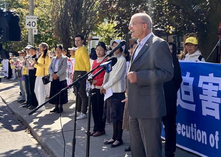Image for article Community Leaders Condemn Attack on Falun Gong Practitioners Outside the Chinese Consulate in Toronto